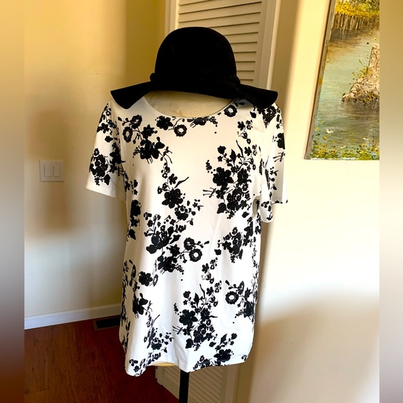 COPY - Pretty, plus size, cotton/poly blend shirt, new with tags. - Picture 1 of 6